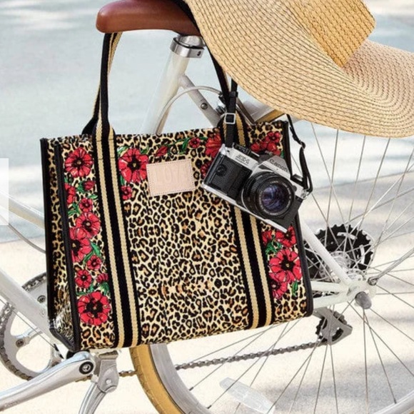 Brighton Leopard Dynasty Canvas Carry All Purse Flower NWT - Picture 3 of 7